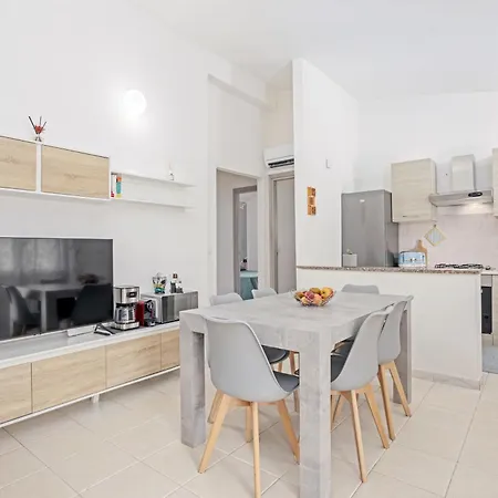 Carrubi Vista Mare- 2 Minuti Dalla Apartamento Tertenìa